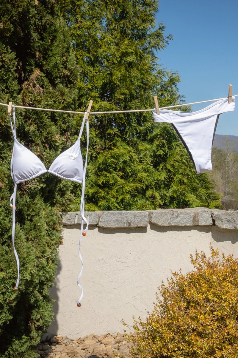 Reversible_White_Bikini_1.png
